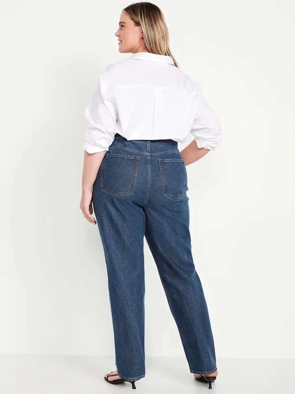 NWT Old Navy Extra High-Waisted Studded Straight Jeans in Studded Medium Wash - Picture 2 of 11